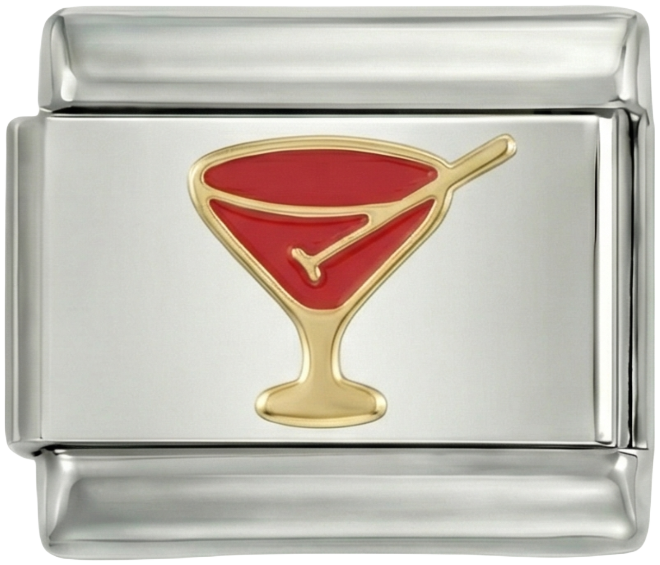 Cocktail Rouge dans son Verre Doré